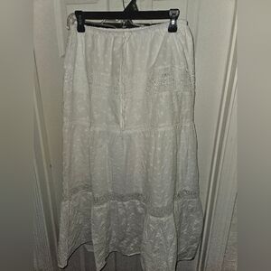 Chic White Maxi Skirt